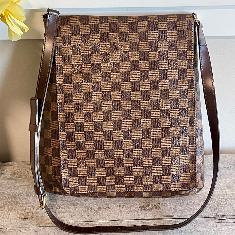 Authentic LOUIS VUITTON Damier Ebene Musette Salsa bag